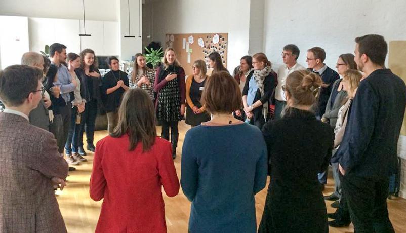 Teilnehmende beim Workshop Design Thinking von AJA, RBSG und iac Berlin Teilnehmende beim Workshop Design Thinking von AJA, RBSG und iac Berlin