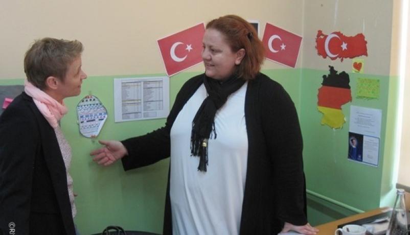 Münchner und Istanbuler Lehrerin im Gespräch