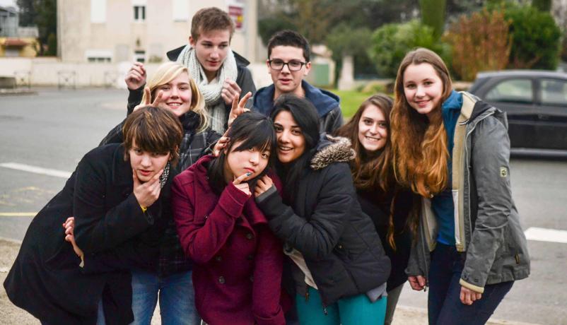 eine Gruppe Jugendlicher
