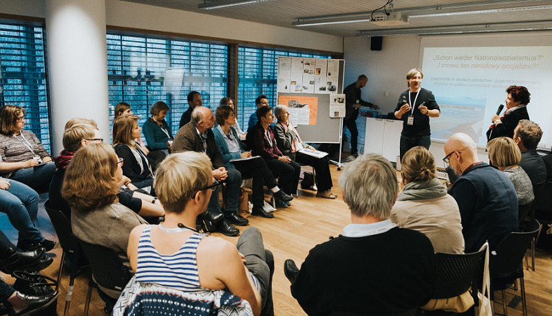 AMS MultiplikatorInnenschulung AMS MultiplikatorInnenschulung