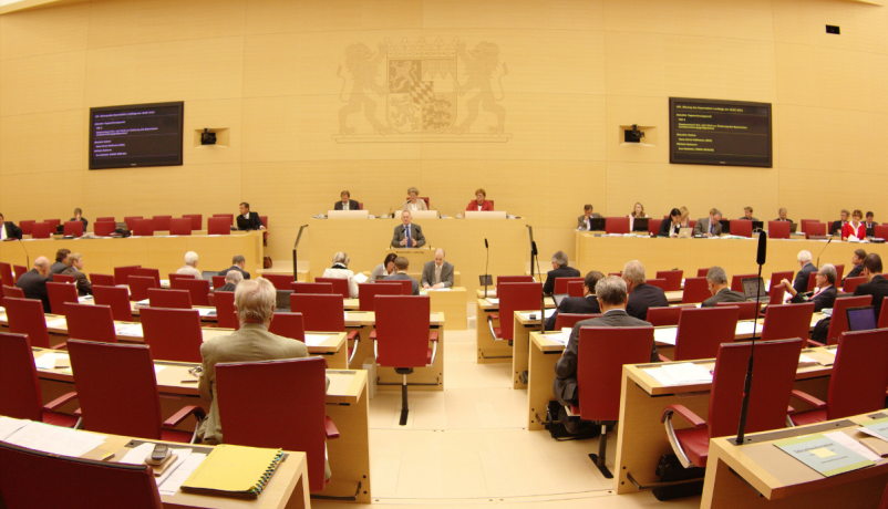 Eine Debatte im Plenarsaal des Bayerischen Landtages. Fotografiert im Rahmen des Landtagsprojektes Bayern 2012.
