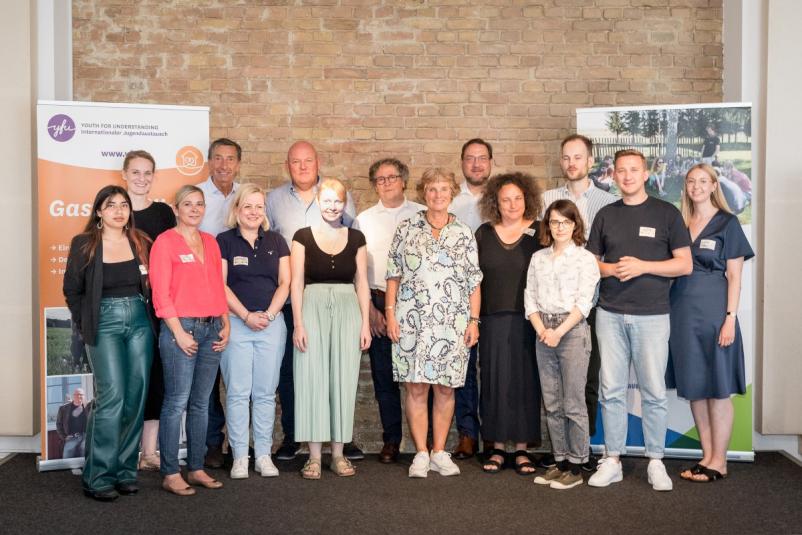 Gruppenbild Teilnehmerinnen und Teilnehmer des Arbeitstreffens