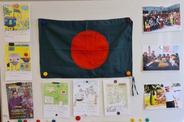 Flagge und Briefe aus Bangladesch