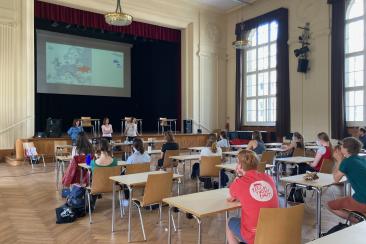 Osteuropa-Expert*innen besuchen Schulen in Berlin