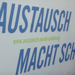 Symbolbild Initiative "Austausch macht Schule"