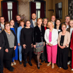 Jugend- und Familienministerkonferenz 2025, Vorsitz: Frau Senatorin Ksenija Bekeris Behörde für Schule, Familie und Berufsbildung