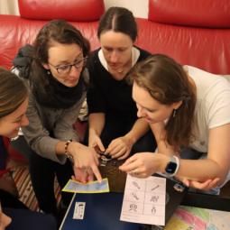 DRJA Interaktive Spieleformate in der internationalen Bildung
