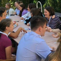 Jugendliche aus Deutschland und Tschechien im Austausch bei einem Projekt des Zukunftsfonds