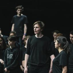 Theaterprojekt "Sag mir, wo die Blumen sind" Theaterprojekt "Sag mir, wo die Blumen sind"